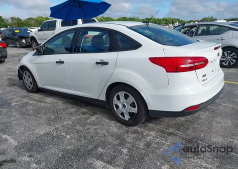 2016 Ford Focus S из США, поврежденный, VIN 1FADP3E21GL248877